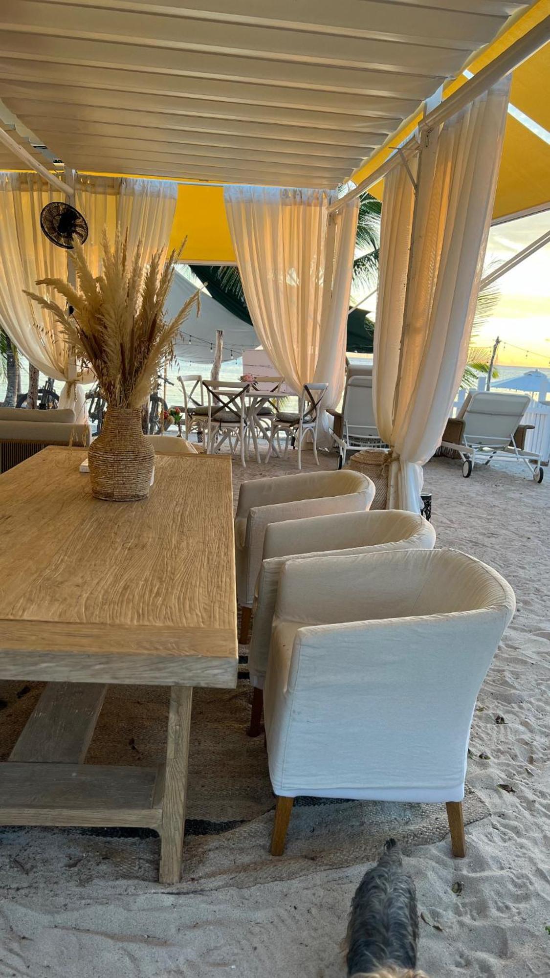 Casa Rosada Beach Front Mano Juan Exterior photo